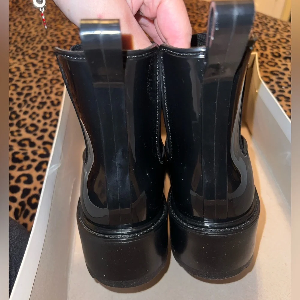 Stylish Black Women's Boots - Picture 7 of 8